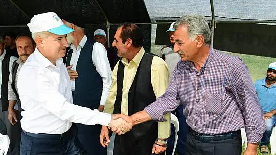 'Depremzede Çiftçimizin Yaralarını El Birliğiyle Sarıyoruz'