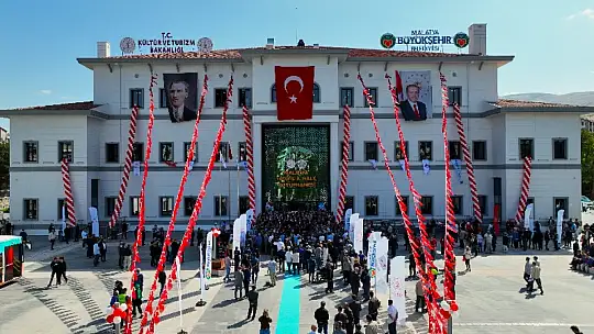 Başkan Gürkan' Şehrimize Yakışır Bir Kütüphane Kazandırıldı'