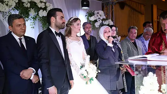 Tuğçe ve Onurhan Dillere Destan Düğün ile Evlendi.