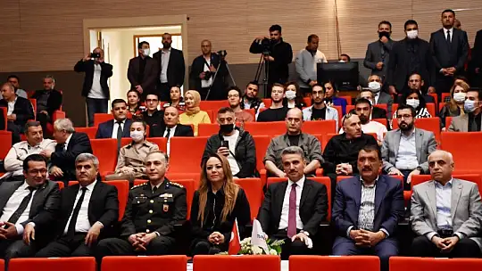 MTÜ'de Özal'ı Anma Töreni Düzenlendi