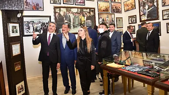 MTÜ'de Özal'ı Anma Töreni Düzenlendi