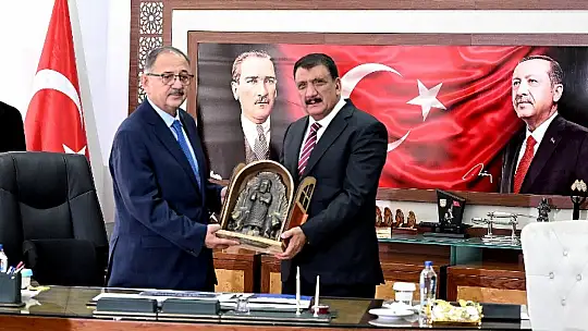 Bakanı Mehmet Özhaseki'den Başkan Gürkan'a Ziyaret