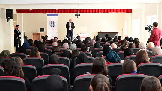 Başkan Güder Gençlerin Yanında Olmaya Devam Ediyor