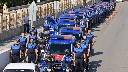 Büyükşehir Zabıtasından Sirenler Eşliğinde Şehir Turu