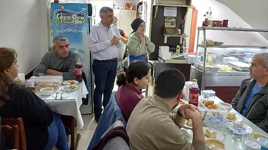 Hacı Hızır Mahalle Muhtarından Depremzedelere İftar Programı