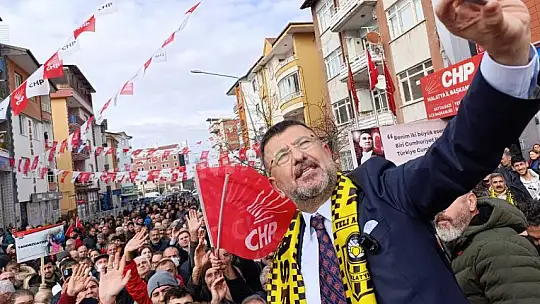 Parti Rozetini Çıkaran Ağbaba' Ben Bu Kente Aşığım'