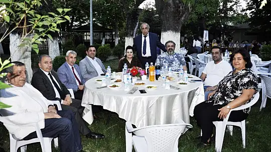 DİVAN Hastanesi Ailesi Geleneksel İftar Yemeğinde Buluştu