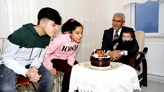 Başkan Güder'den Yetim Kardeşlere Doğum Günü Sürprizi