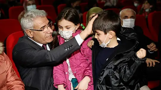 Başkan Güder'den Yetim Çocuklara Sinema Keyfi