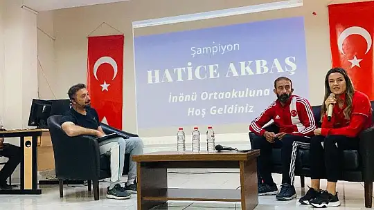 İnönü Ortaokulu Dünya Kadınlar Boks Şampiyonu Hatice AKBAŞ'ı Ağırladı.