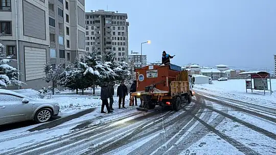 Başkan Taşkın, Karla Mücadele Çalışmalarını Sahada İnceledi