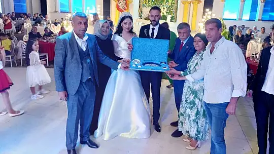 Çelik ve Sun Ailelerinin Mutlu Günü