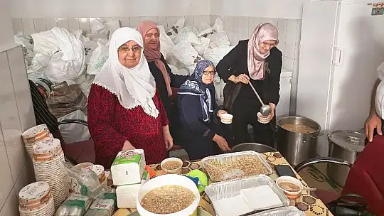 Malatya Yetimler Kervanı Derneğinden Aşure Programı