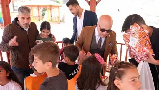 İyi Parti Battalgazi İlçeden Çocuklara 23 Nisan Hediyesi