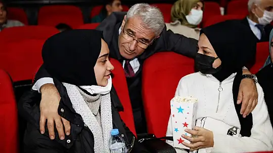 Başkan Güder'den Yetim Çocuklara Sinema Keyfi