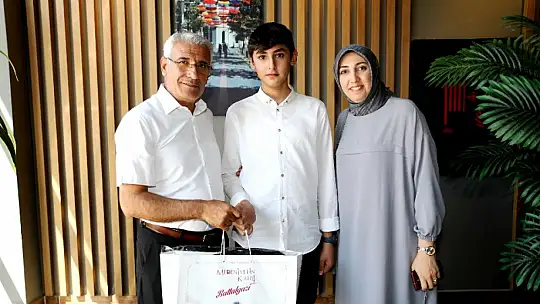 Başkan Güder LGS'de Başarılı Olan Öğrencileri Ağırladı