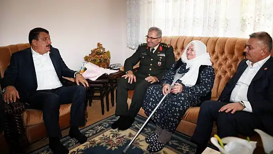 Malatya'da Cumhuriyetin Asırlık Çınarları Unutulmadı