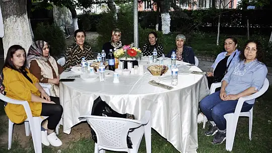 DİVAN Hastanesi Ailesi Geleneksel İftar Yemeğinde Buluştu
