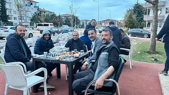 Yeniden Refah Partisi İftar'da Depremzedelerin Yanında