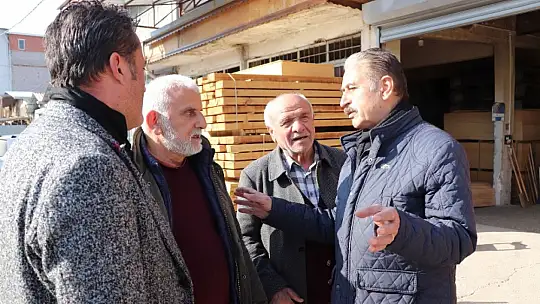 Keskin deprem sonrası işyerlerini açan esnafları ziyaret ederek, teşekkür etti