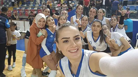 Voleybol Bayanlarda Vali Galip Demirel - 3 Hakkarispor- 0