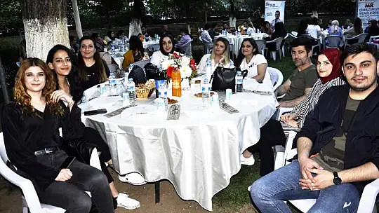 DİVAN Hastanesi Ailesi Geleneksel İftar Yemeğinde Buluştu