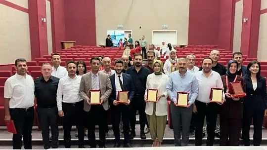 Eğitim Araştırma'da Görev Süresi Sona Eren İdarecilere Teşekkür