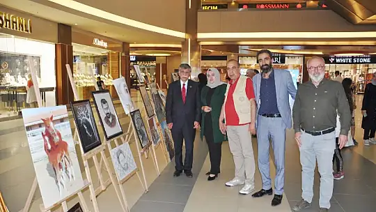 Ulusal Resim Sergisi Açılışına Yoğun İlgi
