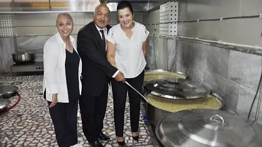 Zeynel Abidin Türbesinde Aşure Etkinliği