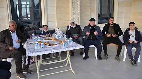 Gönül Dostları Şeyh Muhammed Kırçalı K.S. Türbesinde İftar Yemeğinde Buluştu