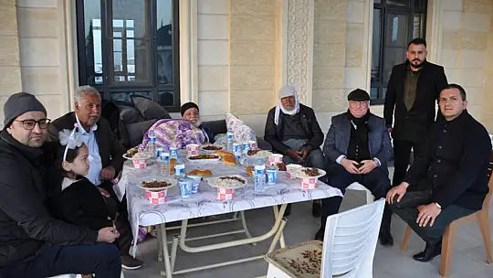 Gönül Dostları Şeyh Muhammed Kırçalı K.S. Türbesinde İftar Yemeğinde Buluştu