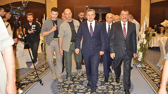 Tuğçe ve Onurhan Dillere Destan Düğün ile Evlendi.