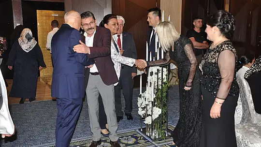 Tuğçe ve Onurhan Dillere Destan Düğün ile Evlendi.