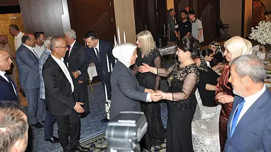 Tuğçe ve Onurhan Dillere Destan Düğün ile Evlendi.