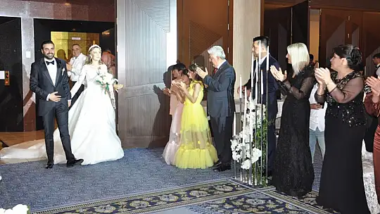 Tuğçe ve Onurhan Dillere Destan Düğün ile Evlendi.