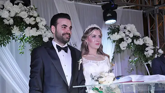 Tuğçe ve Onurhan Dillere Destan Düğün ile Evlendi.