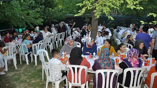 Günata Ailesi Yıllık Akraba İstişare Toplantısı Yaparak Türkiye'ye Örnek Oluyor