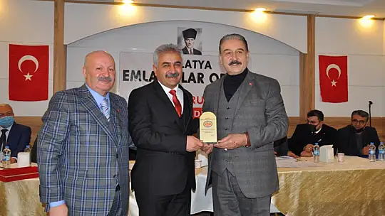 Emlakçılar Odasında Ali Özgül Güven Tazeledi