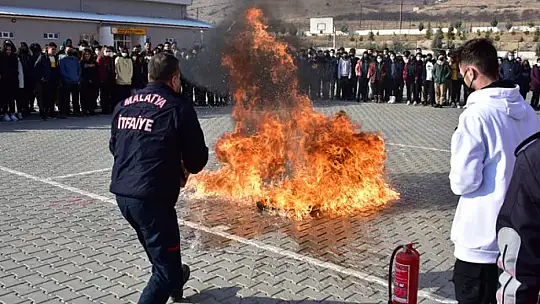 İtfaiye Dairesi 2022 Yılında 7 Bin 178 Olaya Müdahale Etti