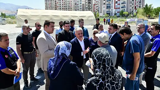 Vali Yazıcı Konteynır Kentteki Vatandaşlarla Bir Araya Geldi