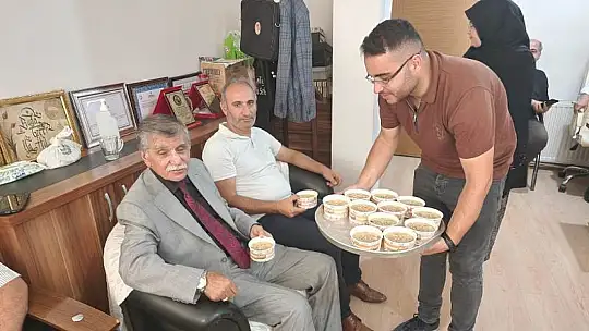 Malatya Yetimler Kervanı Derneğinden Aşure Programı