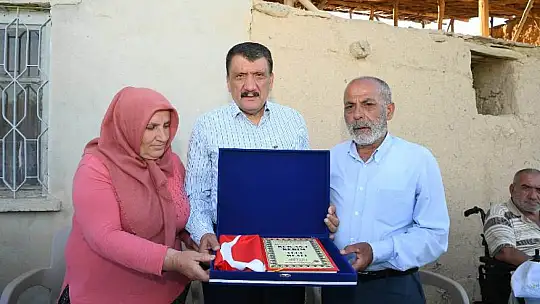 Başkan Gürkan'dan Şehit Babasını Ziyaret