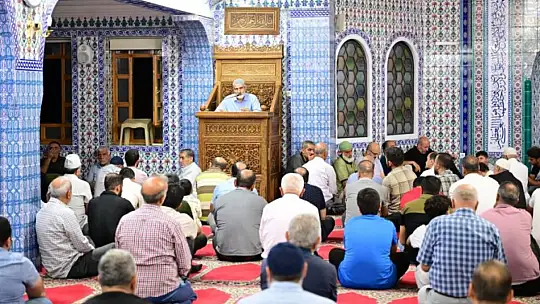 Mevlid Kandilinde Başkan Güder'den Vatandaşlara Kandil Simidi İkramı