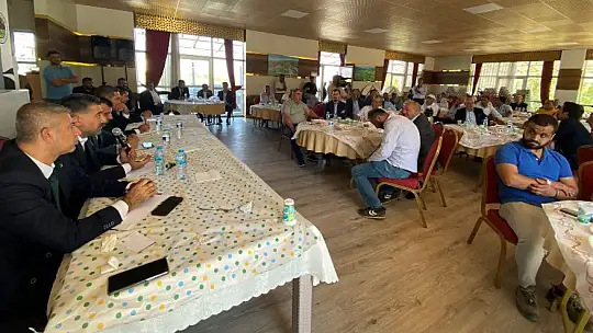 AK Parti İl Başkanı Av. Gören Pütürge Mahalle Muhtarlarıyla Buluştu