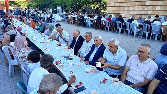 Akçadağ Dayanışma Derneği Genel Merkezinden Muhteşem Aşure Etkinliği