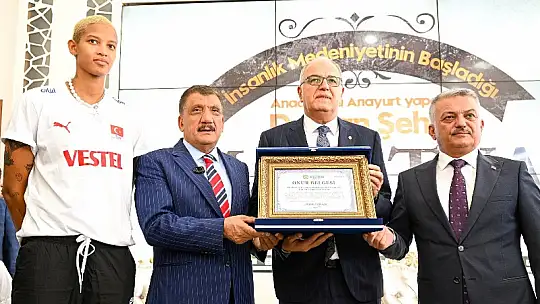 Gürkan' Memleketinizin İnsanları Sizlerle Gurur Duyuyor'