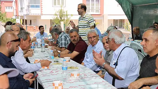 Ali Kapısı'nda Aşure ve Lokma Etkinliği