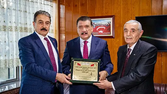 Başkan Gürkan'a Malatya Esnafları Adına Teşekkür Plaketi