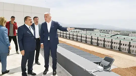 Bakan Ersoy Koordinasyon Merkezinde Brifing Aldı