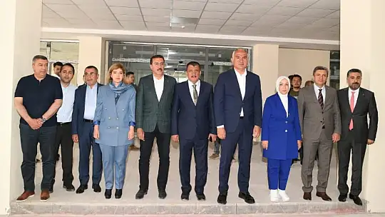 Bakan Ersoy Koordinasyon Merkezinde Brifing Aldı